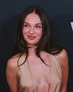 Maddie Ziegler Wikipedia profile